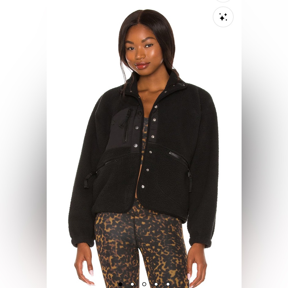 FP Movement Hit The Slopes Jacket in Black
Free People - size Medium